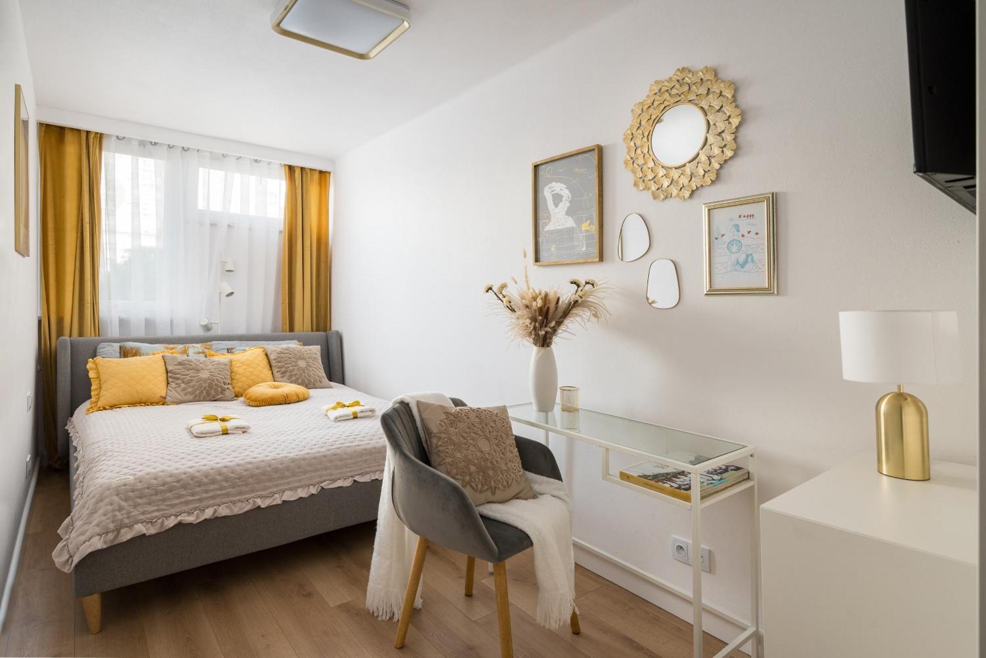 Gold Premium Central Suite 950 M To Central Station Parking Warszawa Eksteriør billede