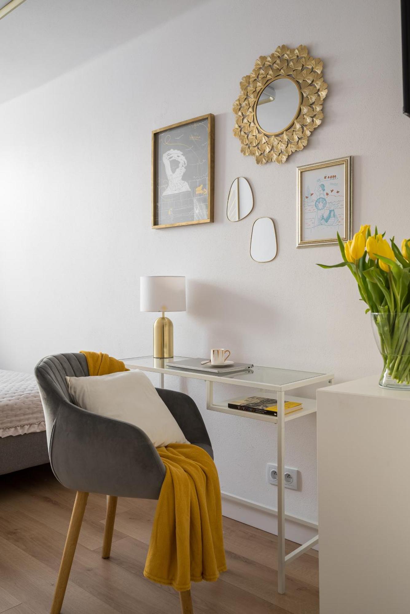 Gold Premium Central Suite 950 M To Central Station Parking Warszawa Eksteriør billede