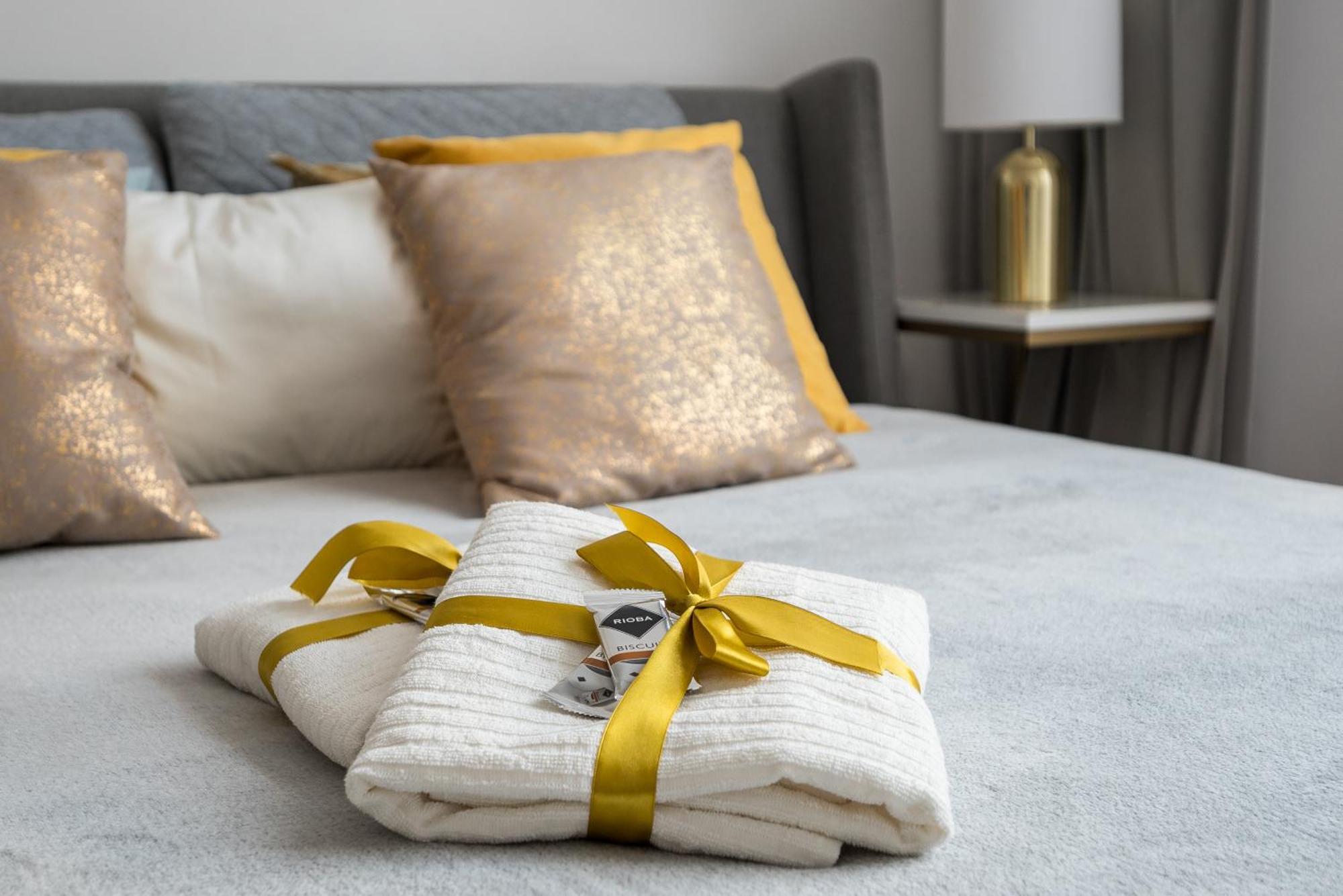 Gold Premium Central Suite 950 M To Central Station Parking Warszawa Eksteriør billede