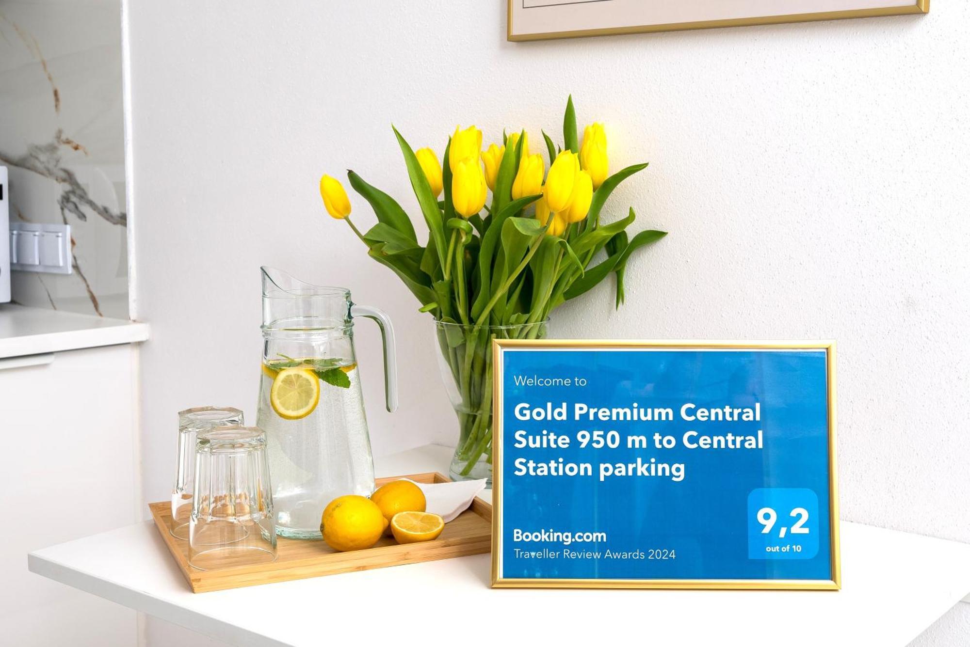 Gold Premium Central Suite 950 M To Central Station Parking Warszawa Eksteriør billede